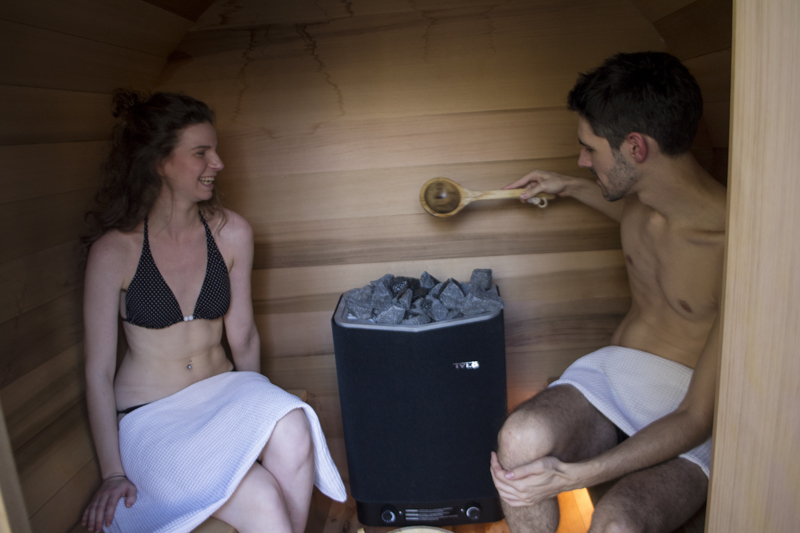 weekend-insolite-couple-sauna