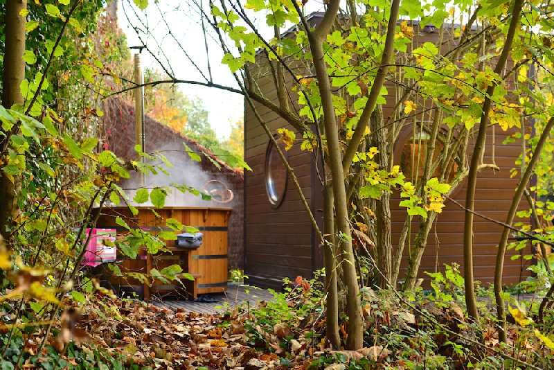 weekend-insolite-spa-cabane-avec-bain-nordique