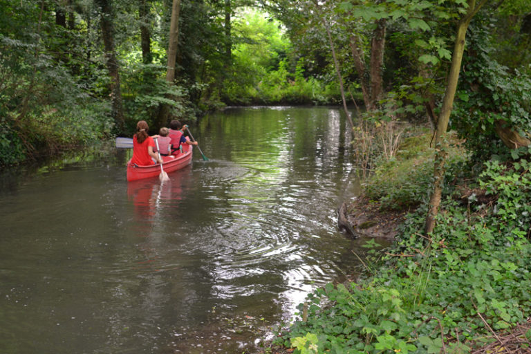 Balade-canoe-sejour-en-famille