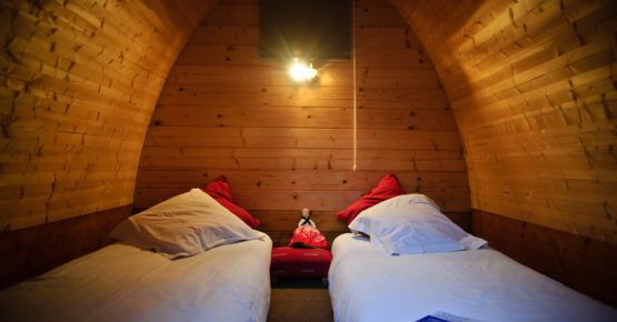 intérieur cabane pod hébergement insolite de La Maison de l'Omignon aisne