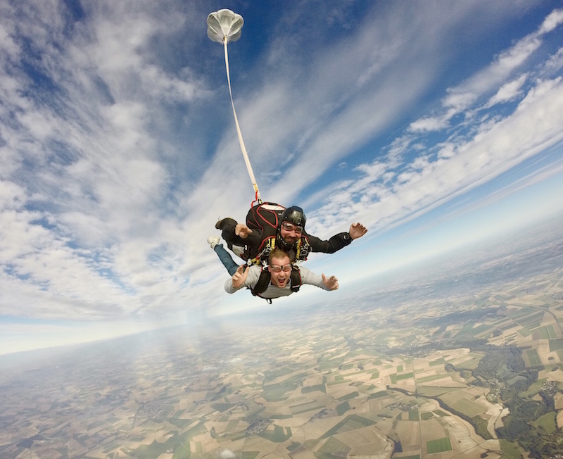 saut-en-parachute-paris-bluesky